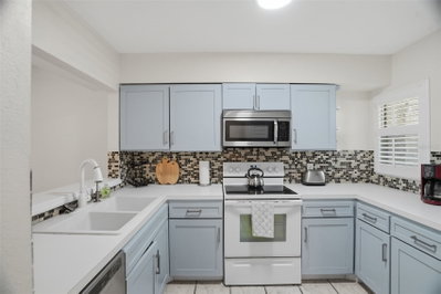 5557 SEA FOREST Drive, New Port Richey, FL, 34652 — photo 2