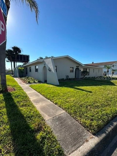 2301 BAY Drive, Largo, FL, 33770 — photo 2