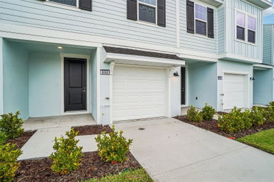 6868 HOLCOMBE DOWN Drive, Zephyrhills, FL, 33541 — photo 2