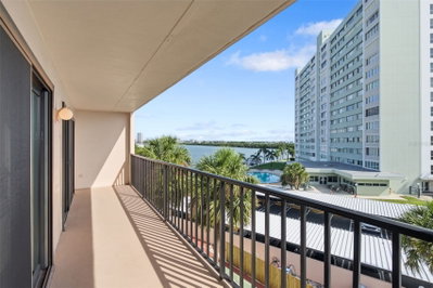 51 ISLAND Way, Clearwater Beach, FL, 33767 — photo 2