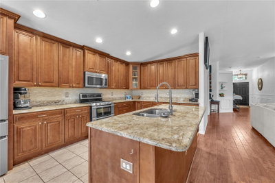 16316 BRIDGEGLADE Lane, Lithia, FL, 33547 — photo 2