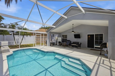 7611 WILTSHIRE PARK Place, Apollo Beach, FL, 33572 — photo 2