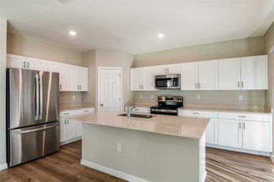 36602 SAGEMOOR Drive, Zephyrhills, FL, 33541 — photo 2