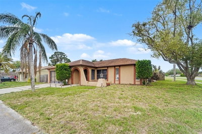 1215 PERSIMMON Drive, Holiday, FL, 34691 — photo 2