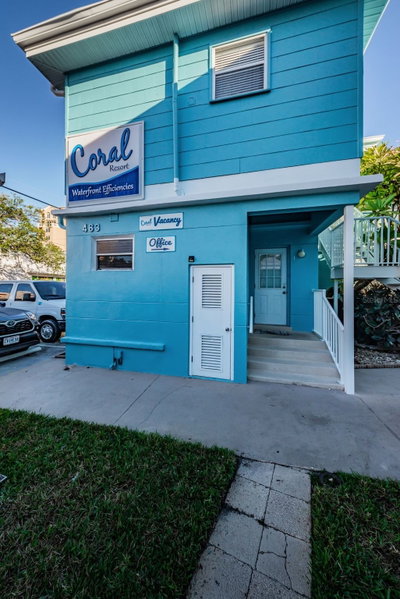 483 SHORE Drive, Clearwater Beach, FL, 33767 — photo 2