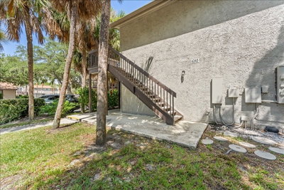 6345 NEWTOWN Circle, Tampa, FL, 33615 — photo 2