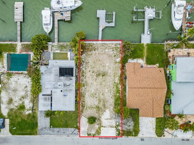 813 BAY POINT Drive, Madeira Beach, FL, 33708 — photo 2