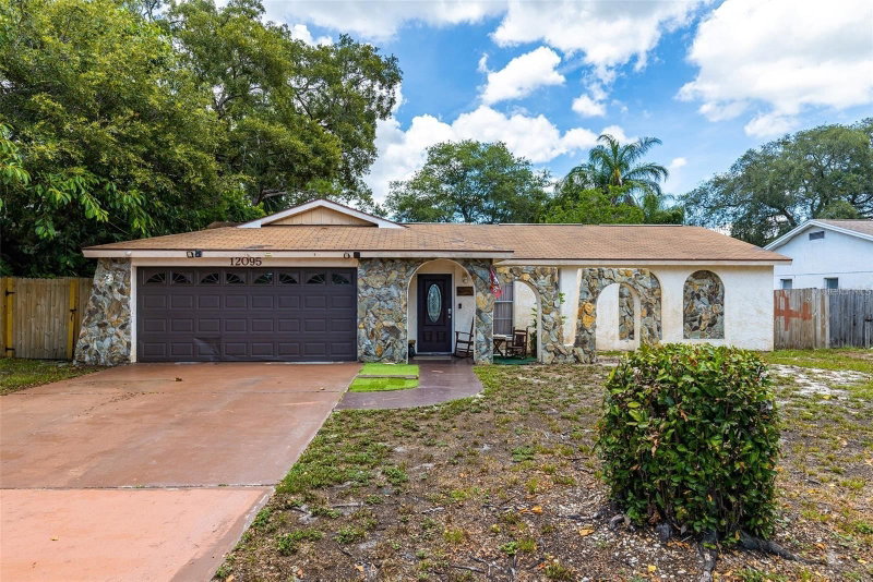 12095 102nd Avenue, Seminole 33778