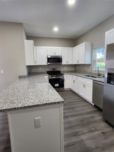 5024 FINDERS Court, Tampa, FL, 33617 — photo 2