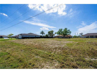 33 15TH Terrace, Cape Coral, FL, 33993 — photo 2