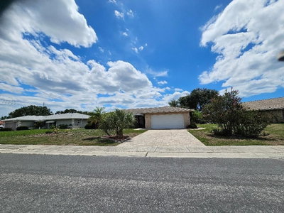 708 BRANNEN Circle, Sun City Center, FL, 33573 — photo 2