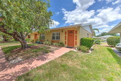 401 DORCHESTER Place, Sun City Center, FL, 33573 — photo 2