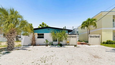 14906 BAYSHORE Drive, Madeira Beach, FL, 33708 — photo 2