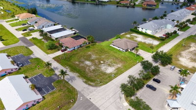 304 3RD Place, Cape Coral, FL, 33991 — photo 2