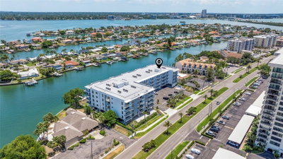 415 ISLAND WAY, Clearwater Beach, FL, 33767 — photo 2