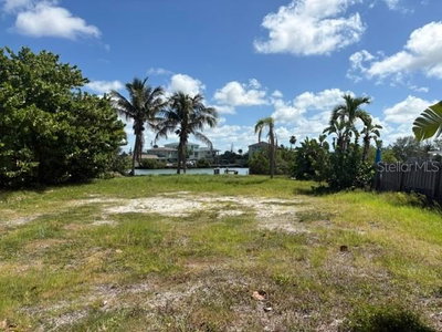 14065 BAYSHORE Drive, Madeira Beach, FL, 33708 — photo 2