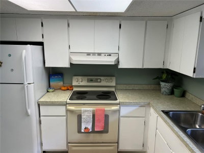 1100 BAY Drive, Largo, FL, 33770 — photo 2