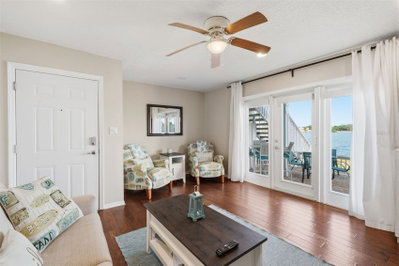 5117 SALMON Drive, St Petersburg, FL, 33705 — photo 2