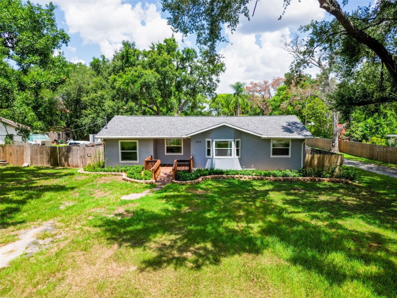 1926 Meadowridge Dr, Valrico 33596