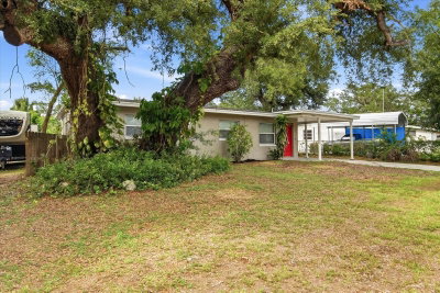 7506 CORAL VINE Lane, Tampa, FL, 33619 — photo 2