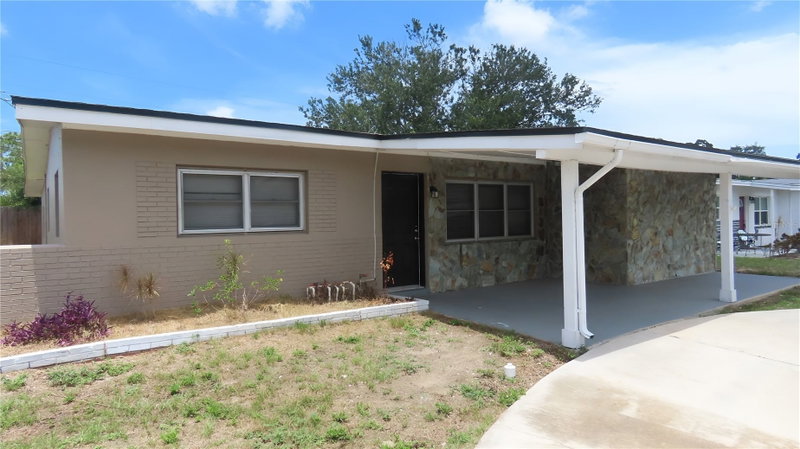 12208 105th St, Largo 33773
