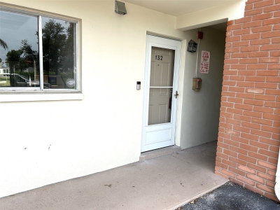 4520 OVERLOOK Drive, St Petersburg, FL, 33703 — photo 2