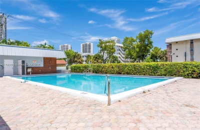 3750 170TH Street, North Miami Beach, FL, 33160 — photo 2