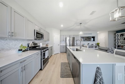 12953 CAMARILLO Place, Lithia, FL, 33547 — photo 2