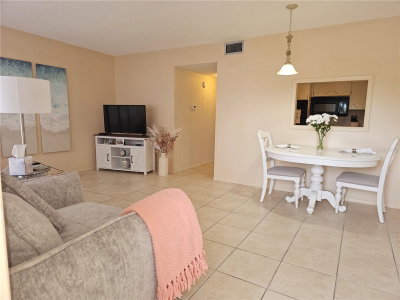 2458 COLUMBIA Drive, Clearwater, FL, 33763 — photo 2
