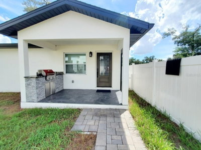 922 KNOLLWOOD Street, Tampa, FL, 33604 — photo 2