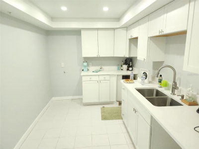 255 DOLPHIN Point, Clearwater, FL, 33767 — photo 2