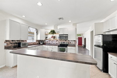 8814 SOUTHERN CHARM Circle, Brooksville, FL, 34613 — photo 2