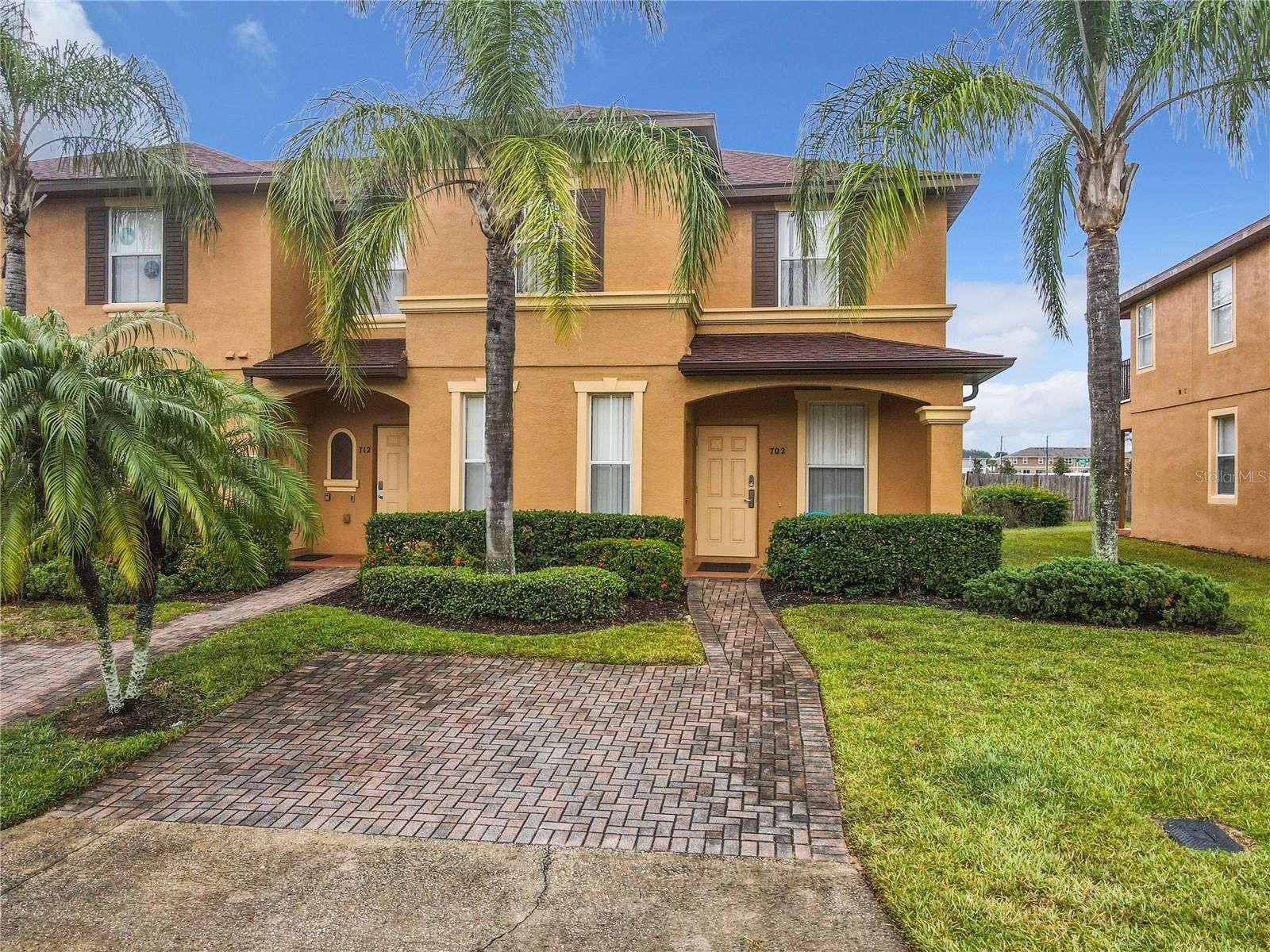 702 Calabria Ave