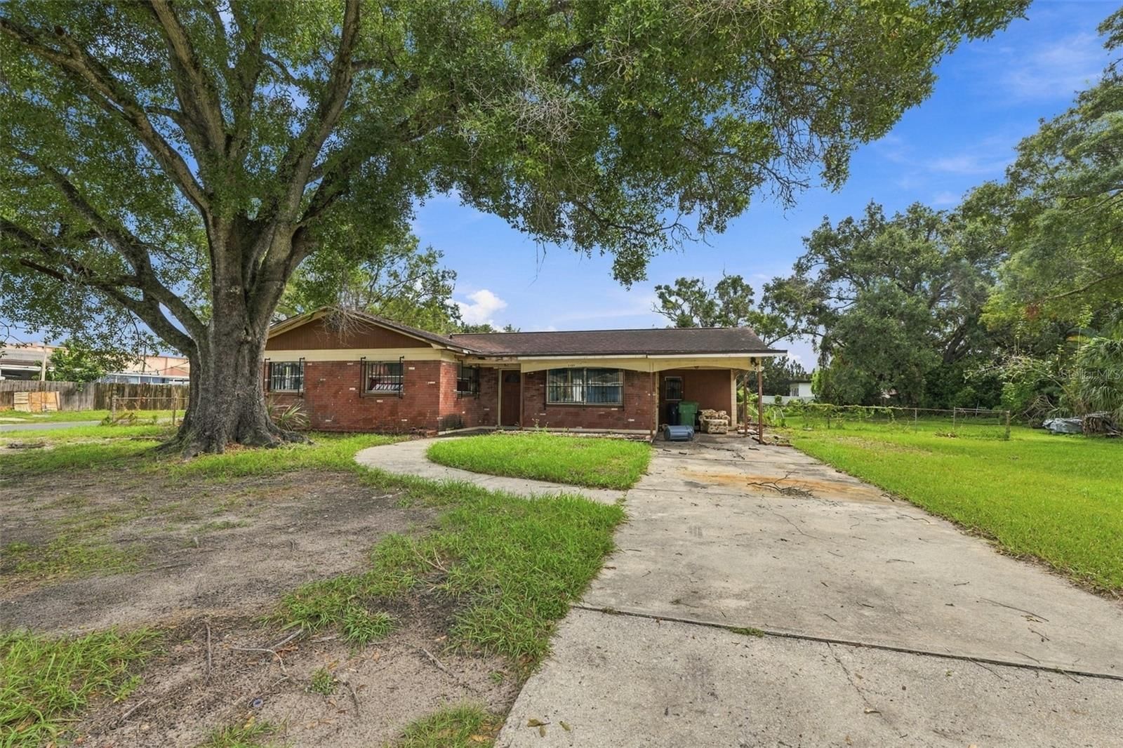 2709 N Lincoln Ave