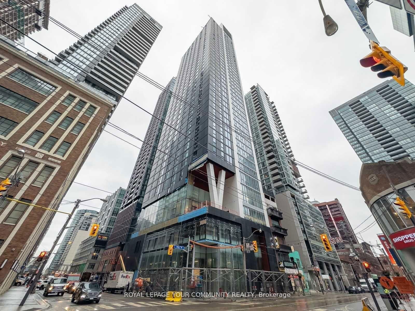 1 Bedroom Condo Most Sought After Area In Downtown Toronto. Spacious Layout, Open Concept, 9 Ft Ceiling, Floor To Ceiling Window. Stylish Wooden Floor.Live In The Heart Of The Entertainment District, Neighbouring Downtown's Best Restaurants, Bars And Coffee Shops With Easy Access To Ttc. Minutes Walk To Shopping, And The Financial District. ** EXTRAS ** Fridge, Stove, B/I Dishwasher, All Light Fixtures, Washer/Dryer, No Pets, Non Smoker