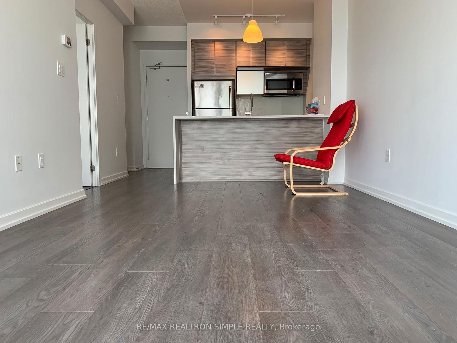 Excellently Located & Spacious Sun-Filled 1 Br W/ Parking & Locker. Steps Away From Subway, Ttc, Fairview Mall, Hwy 401&404, Shops, Restaurants, & Much More! Live, Work, Play All In One Location! Full Amenities, Pools, Gym, Party Rm, Guest Suites, Sauna, Bbq & Etc. Just Move In To Enjoy.