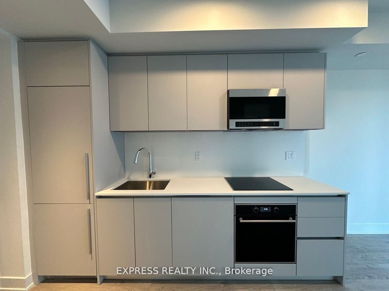 Luxurious 1 Bedroom Unit (Approx. 468 Sqft) With North View Located In The Highly Coveted Yorkville Neighborhood. Featuring An Open Concept Kitchen, Efficient Layout And Surrounded By Countless Luxurious Shops & Restaurants, Transit & More! Building Amenities Include Fitness Centre, Party Room, Outdoor Terrace & More.