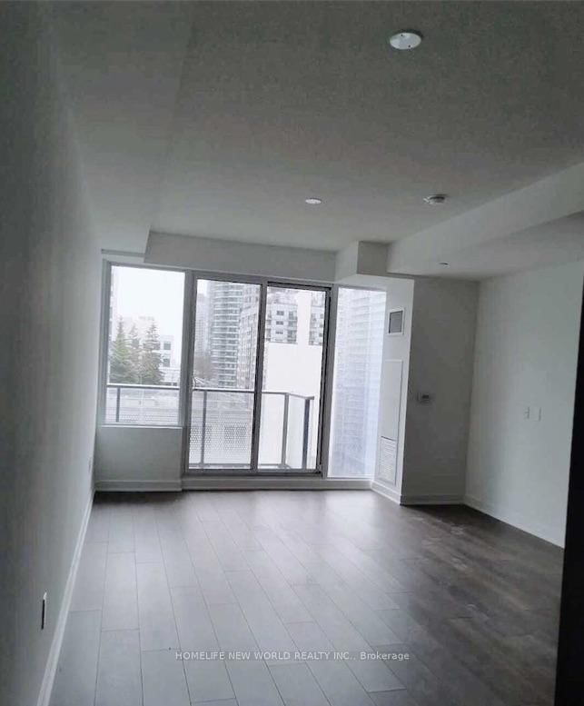 Location, Location, Location, Excellent Location. This  Studio Condo Unit In The Heart Of Toronto's Entertainment District With 4Min To P.A.T.H. Underground. Close To The City's BestPerforming Arts Centers And Theaters And Close To Rogers Centre. Lots Of Restaurants And ShopsNearby. Amazing South View, The C.N. Tower Is Right There Outside Your Window.