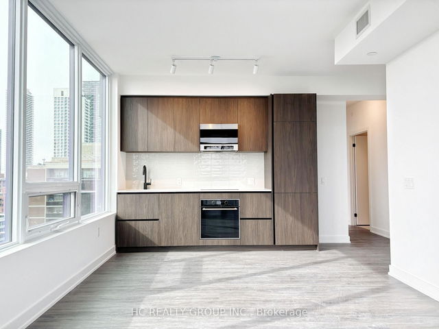 1512 - 127 Broadway Avenue
