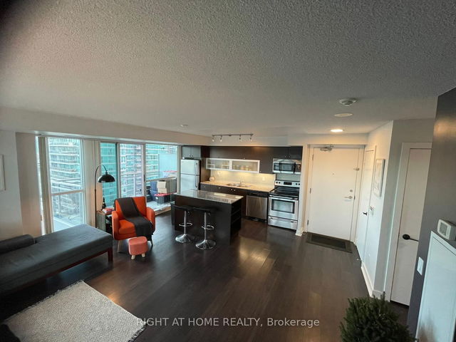 1409 - 100 Western Battery Road