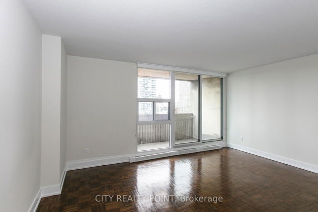 616 - 33 Isabella Street
