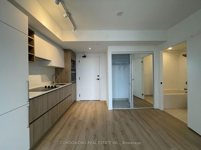 1211 - 319 Jarvis Street