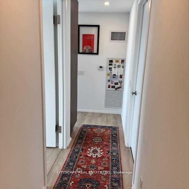 4402 - 197 Yonge Street