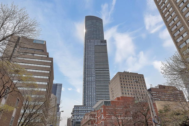 3808 - 386 Yonge Street