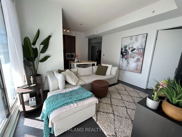 4011 - 125 Blue Jays Way