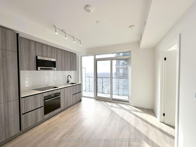 2612 - 117 Broadway Avenue