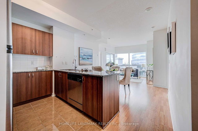 1207 - 5740 Yonge Street