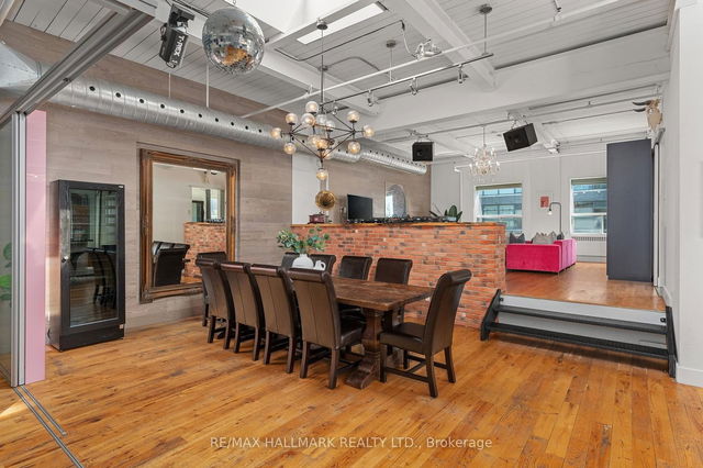 203 - 326 Carlaw Avenue