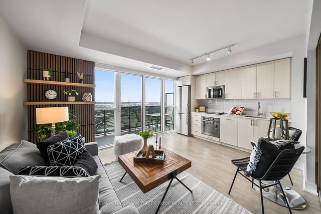 1220 - 2550 Simcoe Street