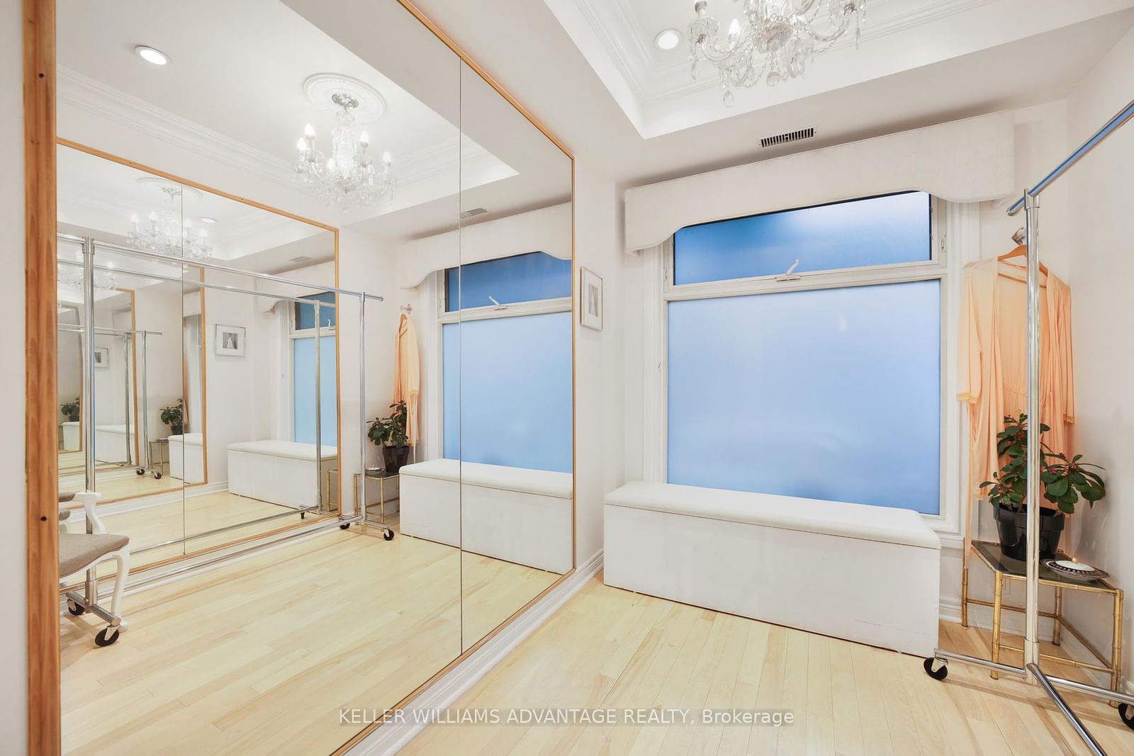 304 Danforth Avenue - Photo 4